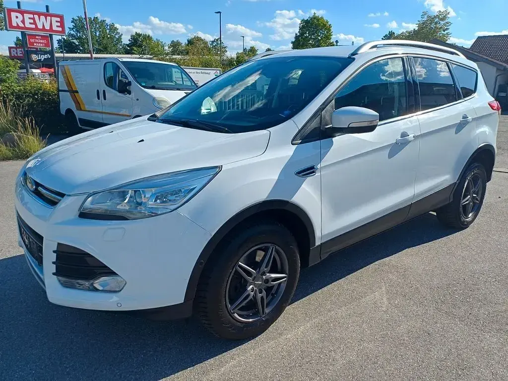 Gebraucht Ford Kuga 163 PS (119 kW) 2014 Weiß SUV