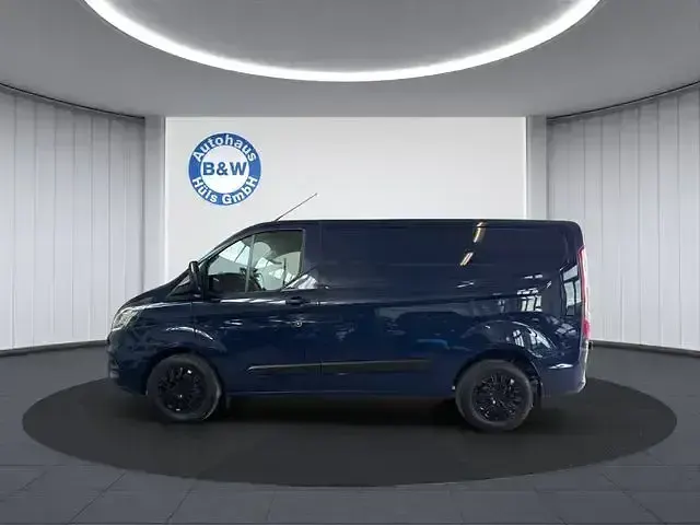 Käytetty Ford Transit Custom Trend 131 HP (96 kW) 2022 Sininen Sedan