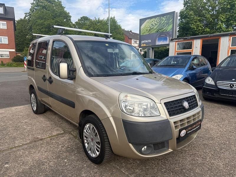 Gebraucht Fiat Doblò Dynamic 84 PS (61 kW) 2008 Gold Van / Kleinbus