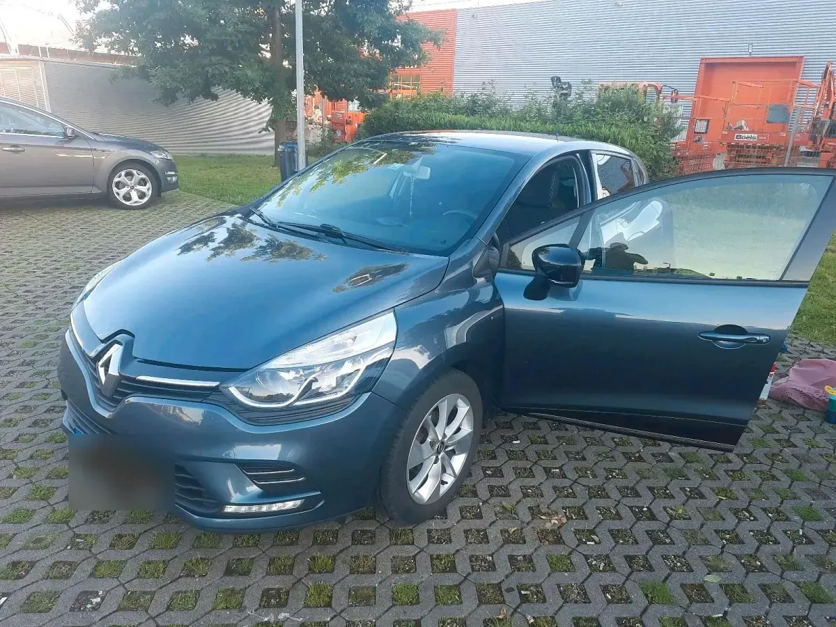 Gebraucht Renault Clio LIMITED 102 PS (75 kW) 2017 Grau Kleinwagen
