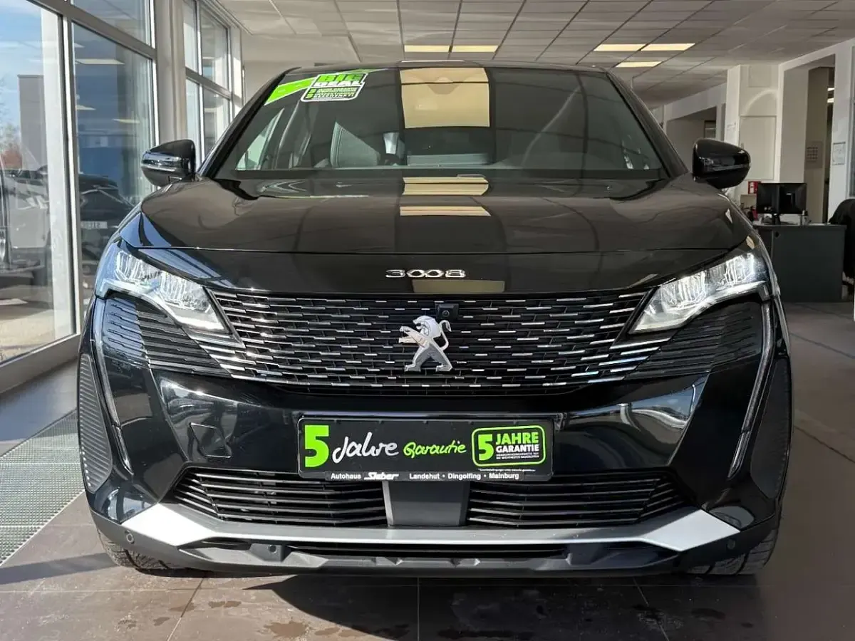 Gebraucht Peugeot 3008 Allure 131 PS (96 kW) 2024 Lackierung schwarz perla nera/ SUV
