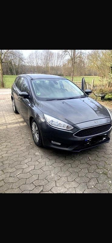 Gebraucht Ford Focus Trend 120 PS (88 kW) 2016 Grau Kombi