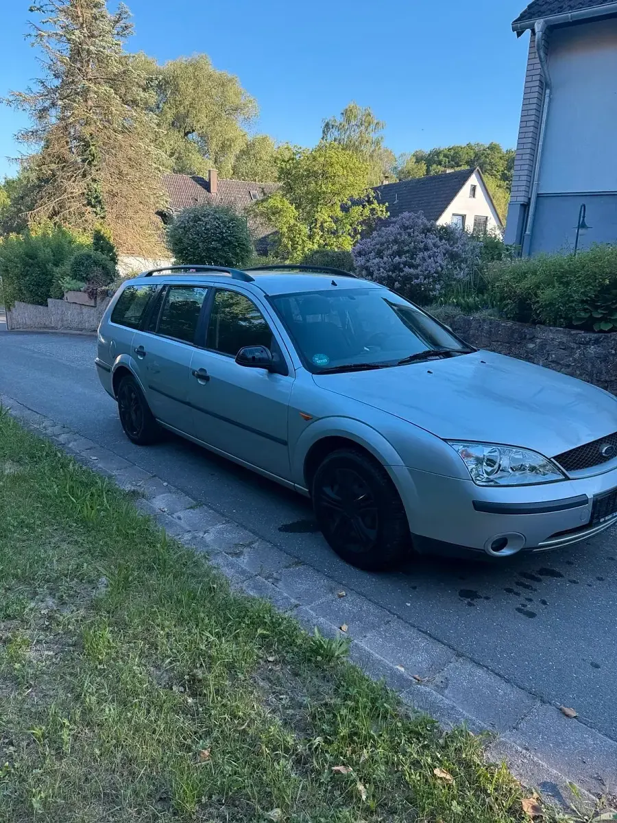 Gebraucht Ford Mondeo 110 PS (80 kW) 2002 Grau Kombi