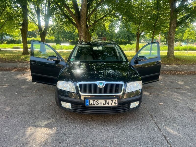 Schwarz Gebraucht 2007 Skoda Octavia Elegance Kombi | 2.500 € (Fairer Preis) - Bild 1/4