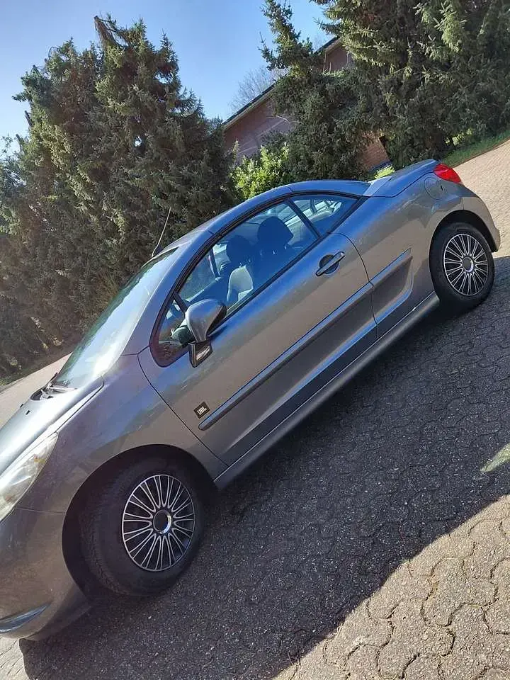Gebraucht Peugeot 207 CC 120 PS (88 kW) 2010 Cabrio