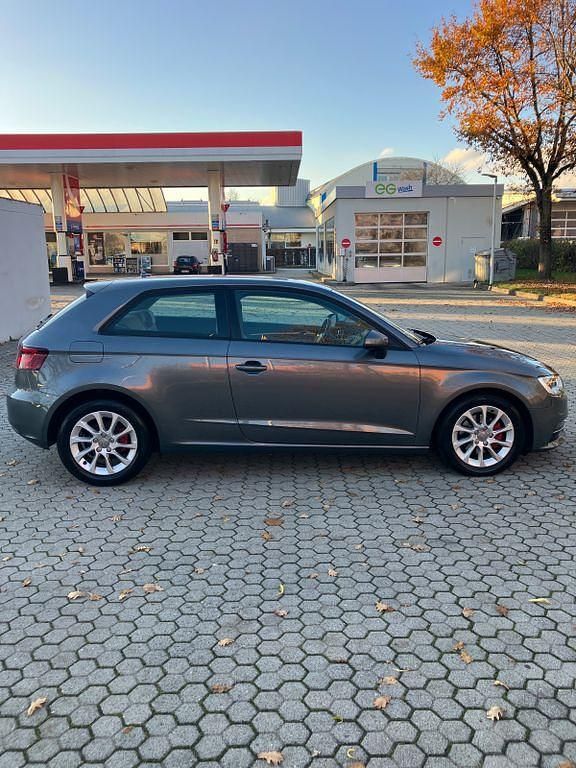 Gebraucht Audi A3 Ambiente 150 PS (110 kW) 2013 Grau Kleinwagen