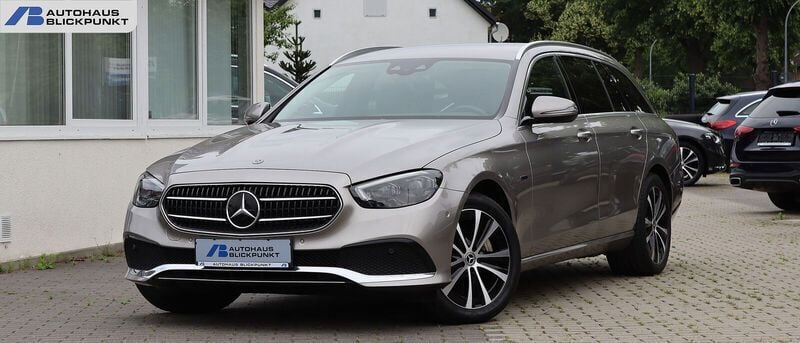 Gebraucht Mercedes E300 AMG 306 PS (225 kW) 2020 Selenitgrau (metallic) Limousine