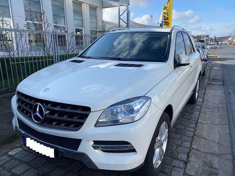 Weiß Gebraucht 2013 Mercedes ML350 SUV | 17.000 € (Superpreis) - Bild 1/1