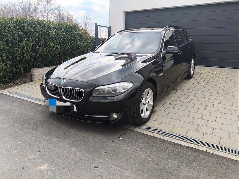 Gebraucht BMW 520 184 PS (135 kW) 2012 Schwarz Kombi