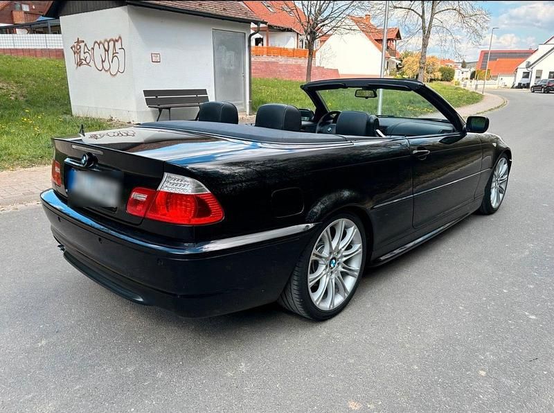 Gebraucht BMW 325 M Sport 192 PS (141 kW) 2004 Schwarz Cabrio