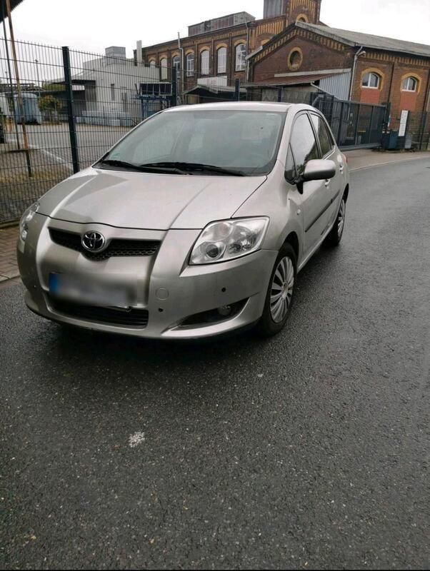 Grau Gebraucht 2009 Toyota Yaris Kleinwagen | 5.800 € - Bild 1/4
