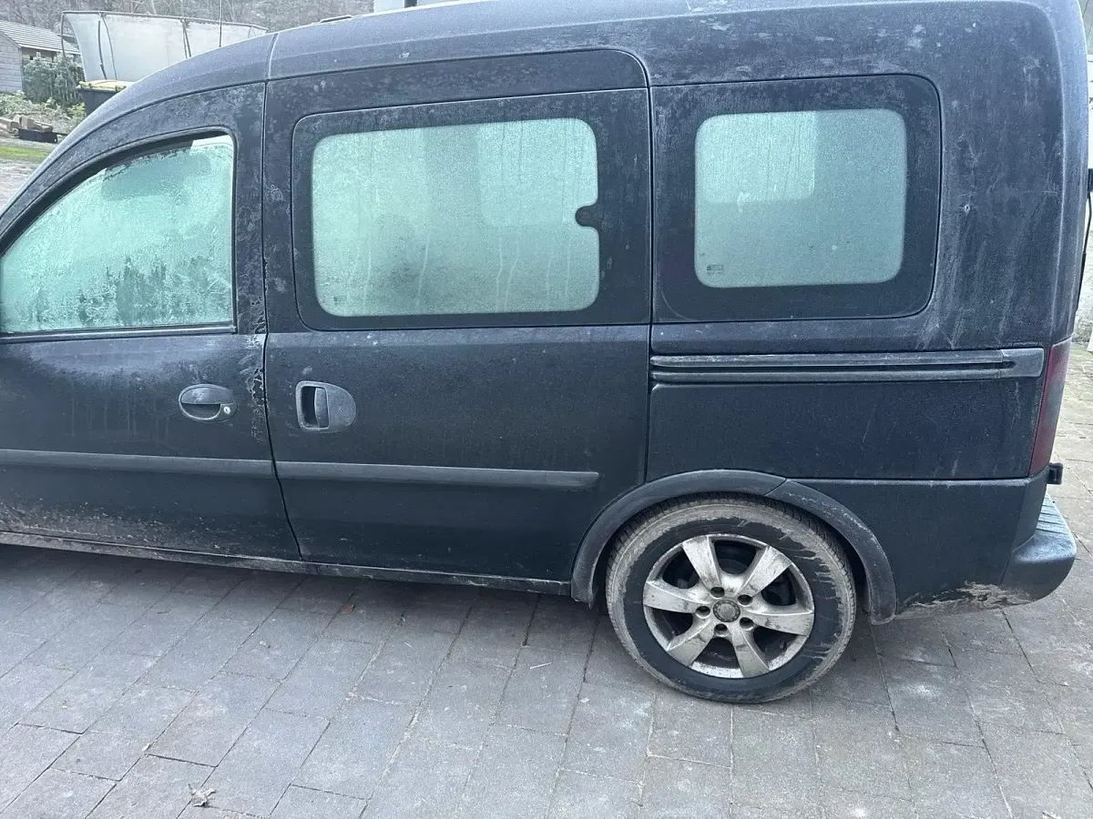 Gebraucht Opel Combo 100 PS (73 kW) 2006 Schwarz Van / Kleinbus