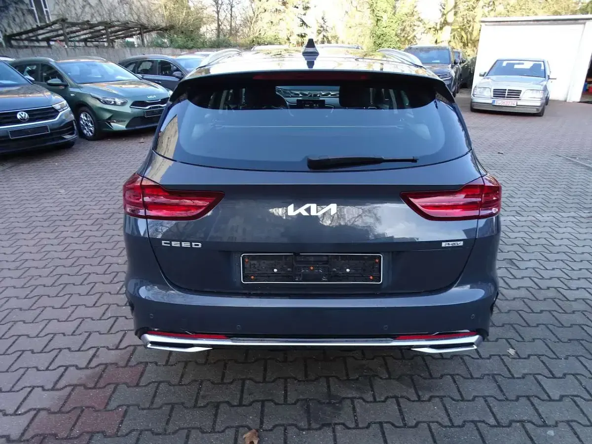 Gebraucht Kia Ceed Sportswagon 141 PS (103 kW) 2022 Grau Kombi