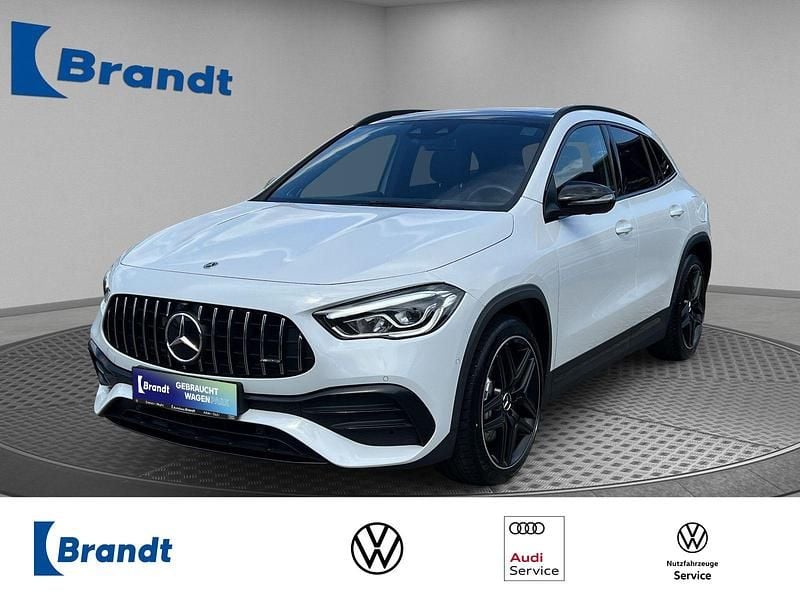 Digitalweiß metallic (metallic) Gebraucht 2021 Mercedes GLA35 AMG AMG SUV | 39.990 € (Superpreis) - Bild 1/3