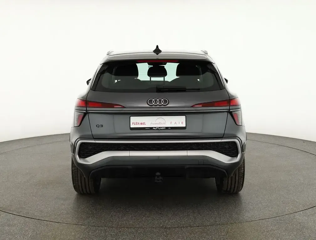 Nowe Audi Q3 S-Line 150 KM (110 kW) 2025 Czarny SUV
