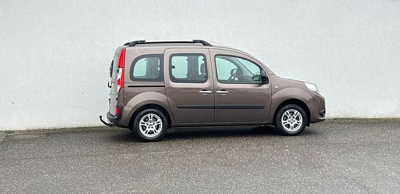 Gebraucht Renault Kangoo Authentique 75 PS (55 kW) 2014 Braun Van / Kleinbus