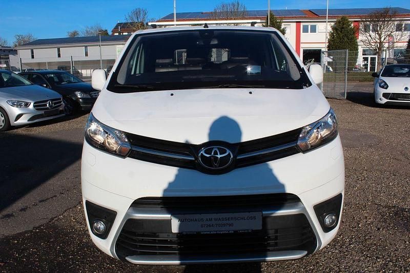 Gebraucht Toyota Proace Verso Comfort 177 PS (130 kW) 2018 Weiß Kombi