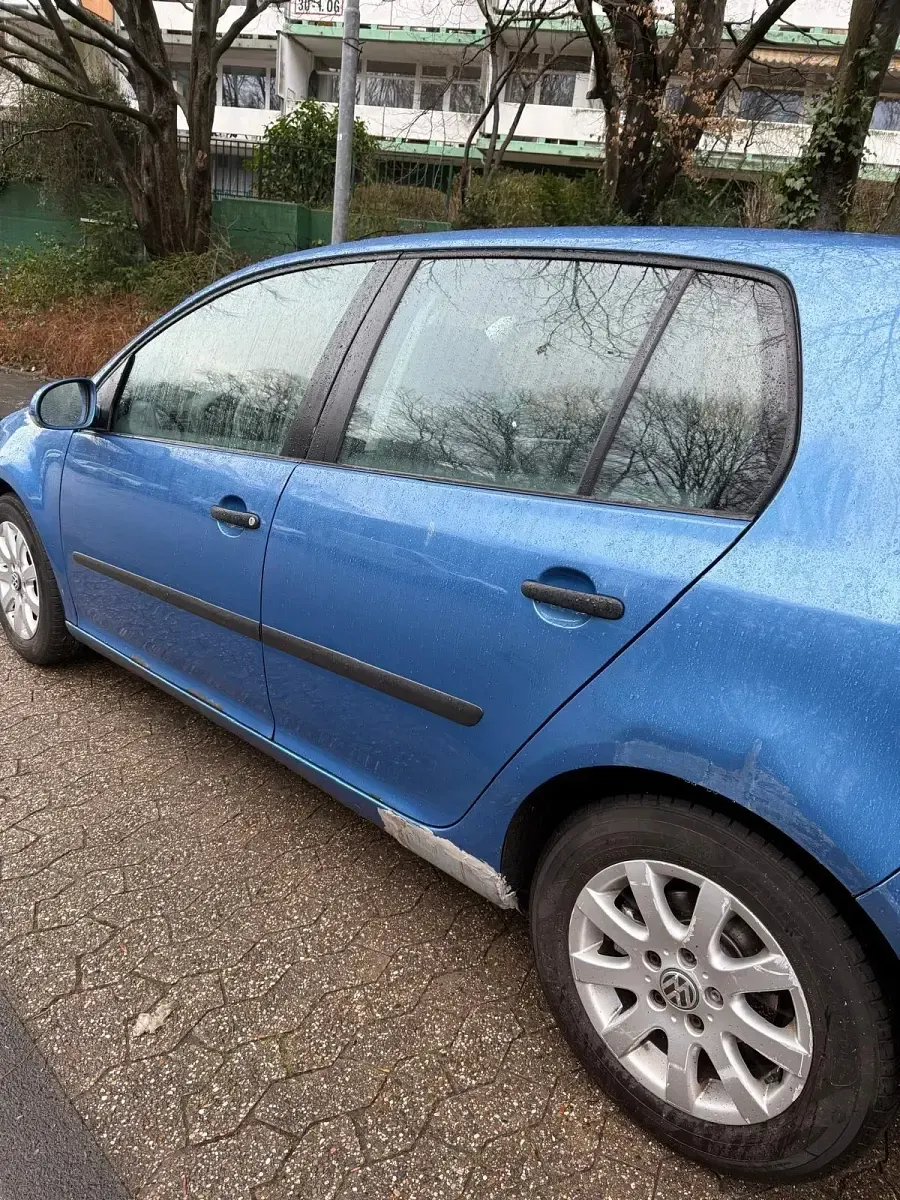 Gebraucht VW Golf V 2003 Blau Kleinwagen