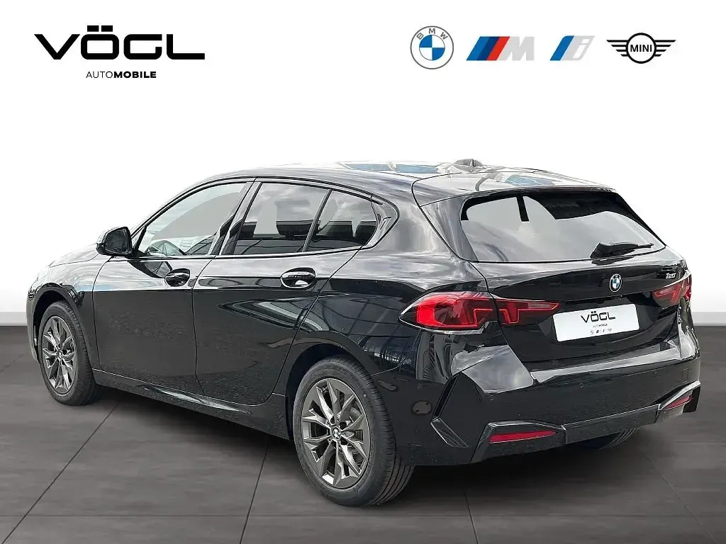 Neu BMW 120 156 PS (114 kW) 2026 Schwarz Kleinwagen