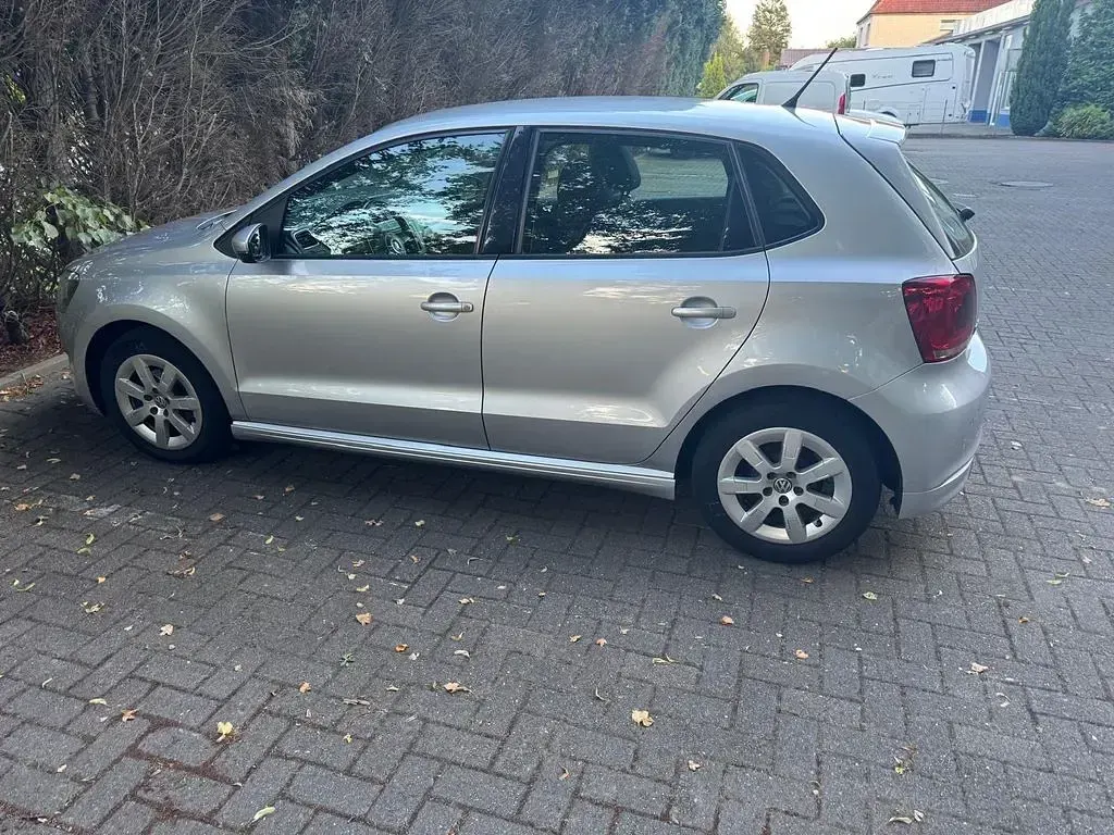 Gebraucht VW Polo 75 PS (55 kW) 2011 Silber Kleinwagen