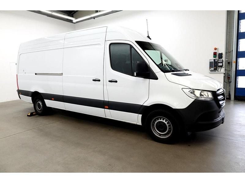 Gebraucht Mercedes Sprinter 170 PS (125 kW) 2025 Arktikweiß Van