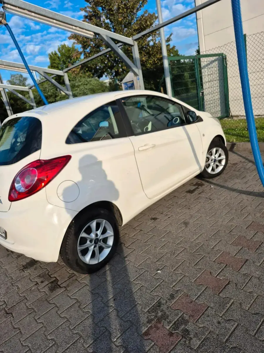 Gebraucht Ford Ka 70 PS (51 kW) 2015 Weiß Kleinwagen