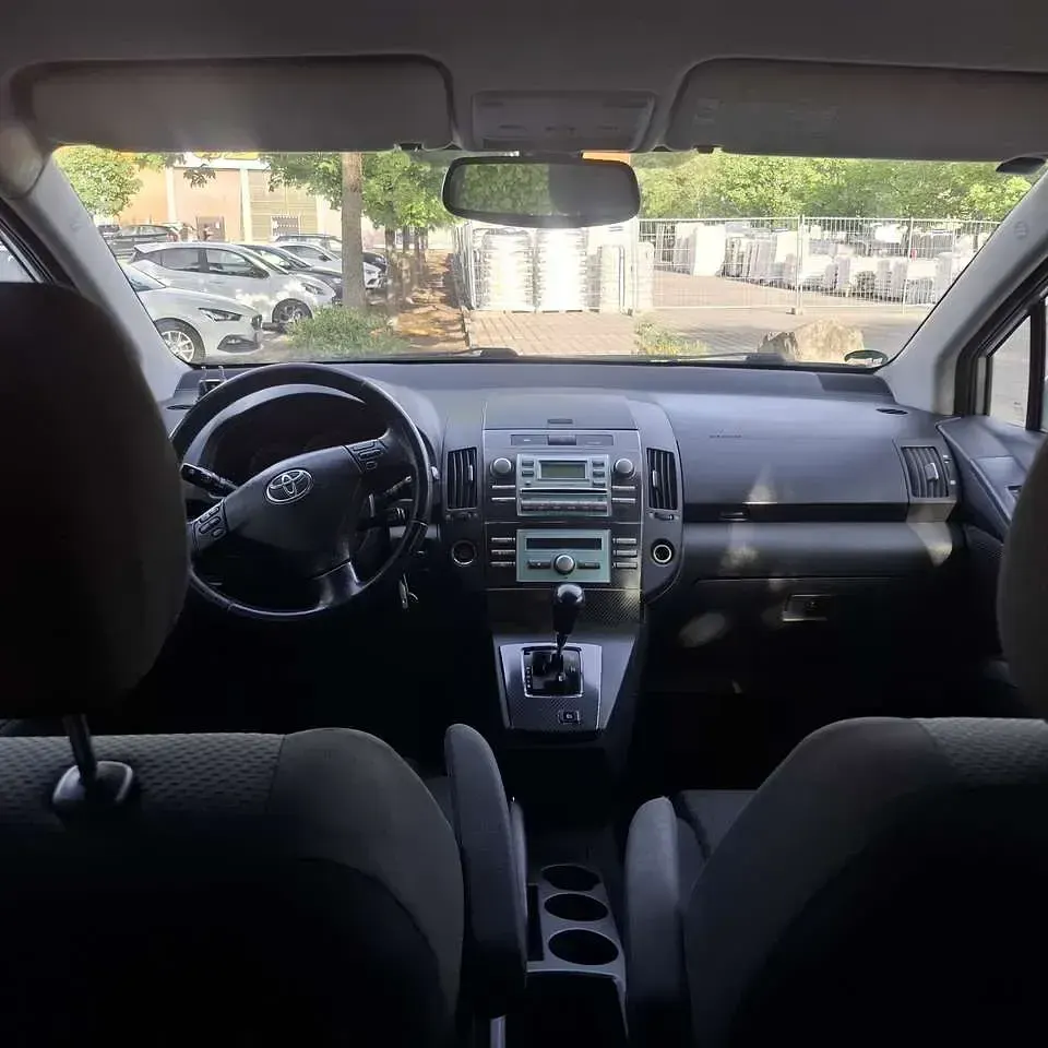 Używany Toyota Corolla Executive 129 KM (94 kW) 2007 Złoty Kombi