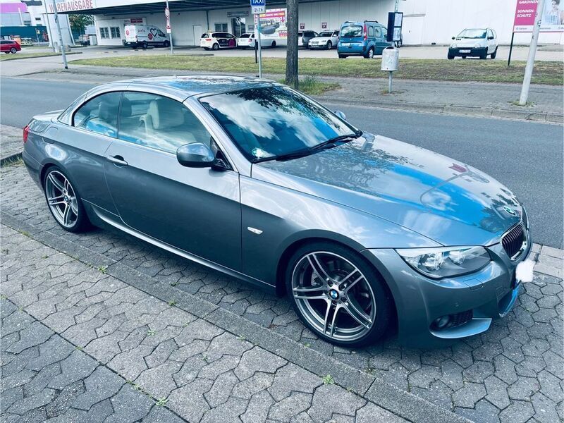 Silber Gebraucht 2012 BMW 325 Cabriolet M Sport Cabrio | 24.450 € (Teuer) - Bild 1/4