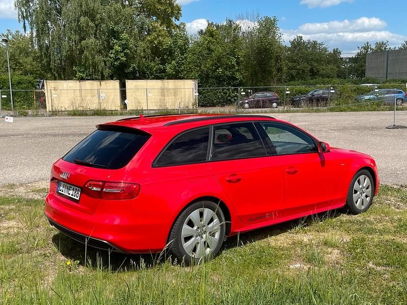 Gebraucht Audi A4 S-Line 177 PS (130 kW) 2013 Rot Kombi
