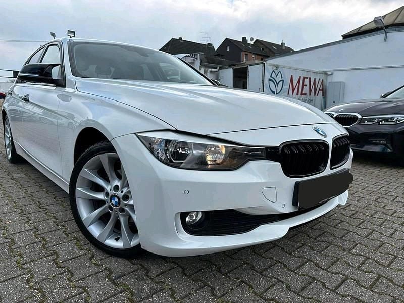 Weiß Gebraucht 2012 BMW 316 Limousine | 8.800 € (Fairer Preis) - Bild 1/4