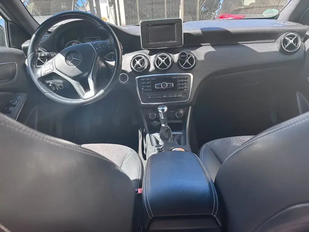Używany Mercedes A180 Style 122 KM (89 kW) 2012 Srebrny Sedan/Limuzyna