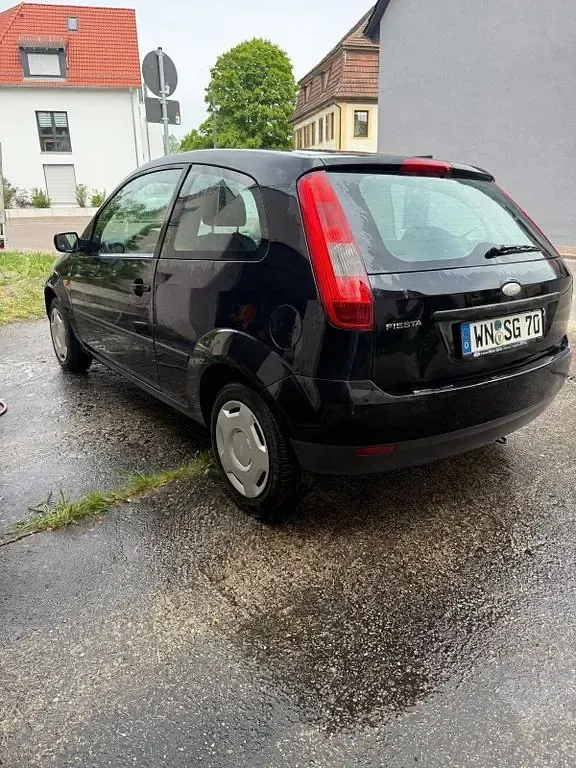 Gebraucht Ford Fiesta 60 PS (44 kW) 2004 Schwarz Kleinwagen