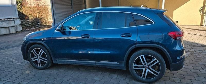 Gebraucht Mercedes GLA220 190 PS (139 kW) 2022 Blau SUV