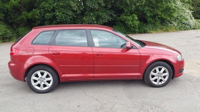 Gebraucht Audi A3 Sportback Ambiente 190 PS (139 kW) 2010 Rot metallic Kleinwagen