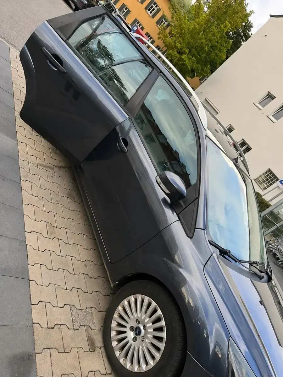 Gebraucht Ford Focus 109 PS (80 kW) 2009 Grau Limousine