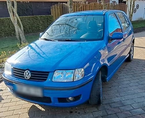 Blau Gebraucht 1999 VW Polo Kleinwagen | 400 € - Bild 1/4