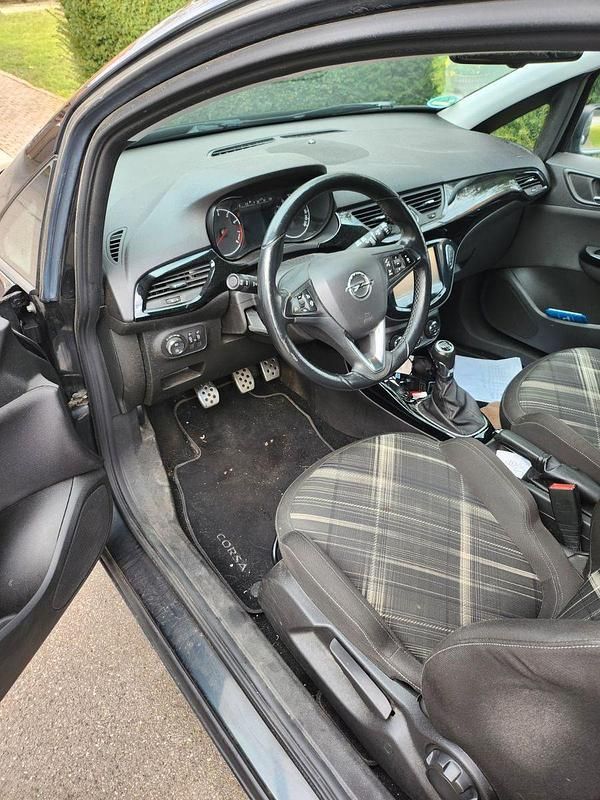 Gebraucht Opel Corsa Color Edition 101 PS (74 kW) 2015 Schwarz Kleinwagen