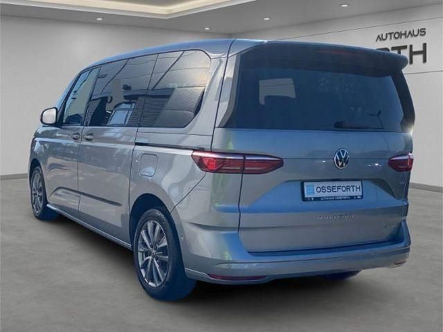 Gebraucht VW Multivan Life 150 PS (110 kW) 2024 Silber Van