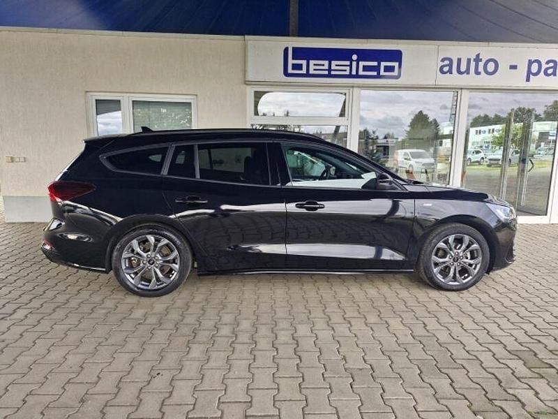 Gebraucht Ford Focus ST-Line X 125 PS (91 kW) 2023 Obsidianschwarz metallic Kombi