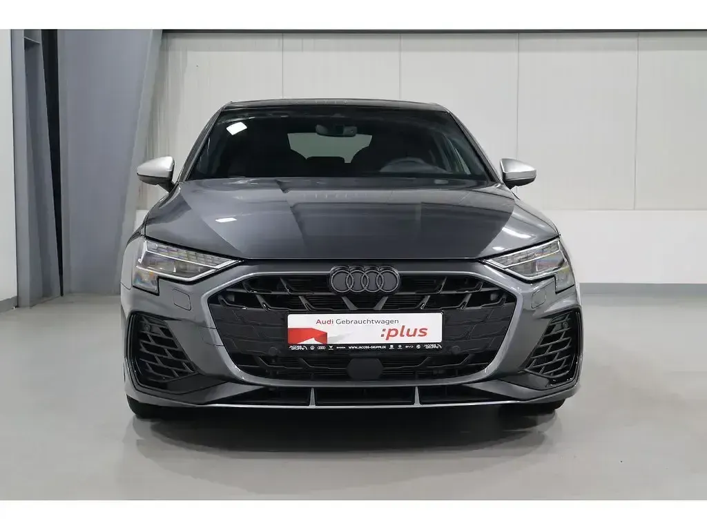 Gebraucht Audi S3 Ambiente 245 PS (180 kW) 2025 Grau Limousine