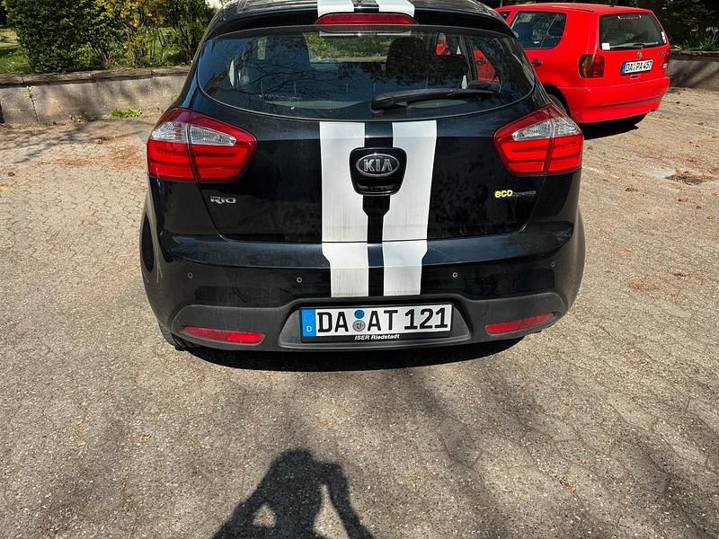 Gebraucht Kia Rio Spirit 109 PS (80 kW) 2013 Schwarz Kleinwagen