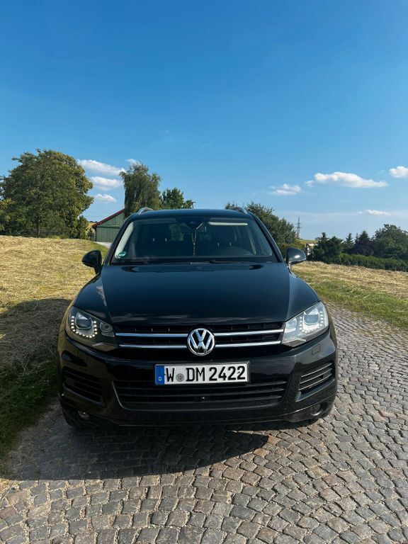 Schwarz Gebraucht 2011 VW Touareg Terrain Tech SUV | 14.999 € (Fairer Preis) - Bild 1/3