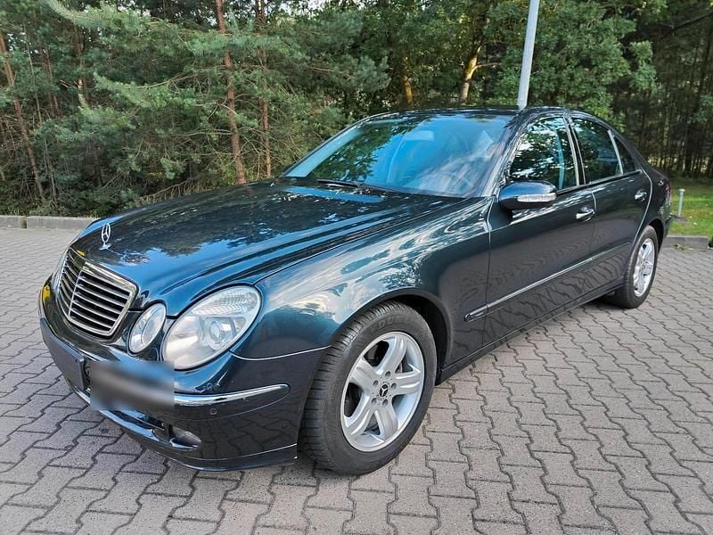 Andere außenfarben Gebraucht 2005 Mercedes E280 Avantgarde Limousine | 4.999 € (Etwas zu teuer) - Bild 1/4