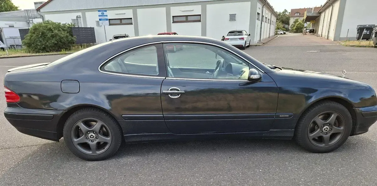 Gebraucht Mercedes CLK320 218 PS (160 kW) 2000 Schwarz Coupé