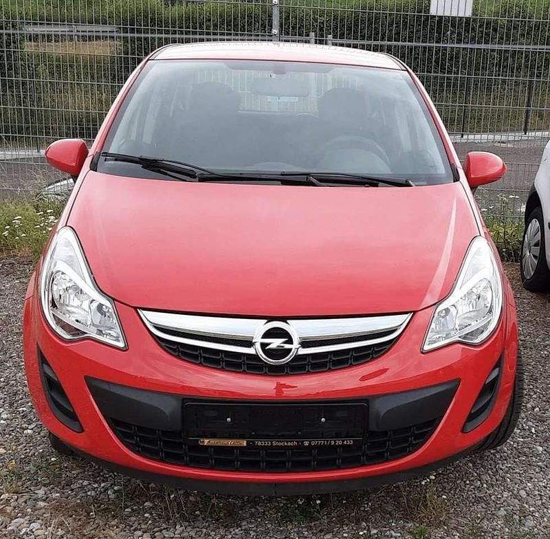 Rot Gebraucht 2011 Opel Corsa Selection Kleinwagen | 6.800 € (Etwas zu teuer) - Bild 1/4