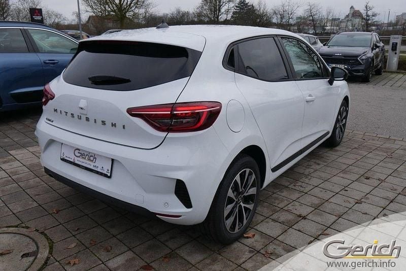 Neu Mitsubishi Colt Plus 91 PS (66 kW) 2025 Weiß Limousine