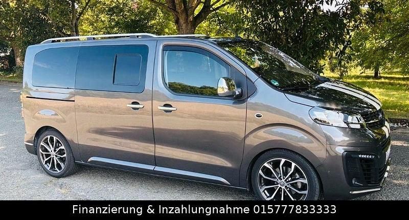 Grau Gebraucht 2020 Opel Zafira Life Edition Van | 31.500 € (Superpreis) - Bild 1/4