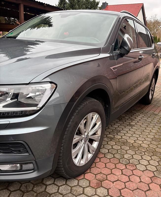 Gebraucht VW Tiguan 150 PS (110 kW) 2019 Grau SUV