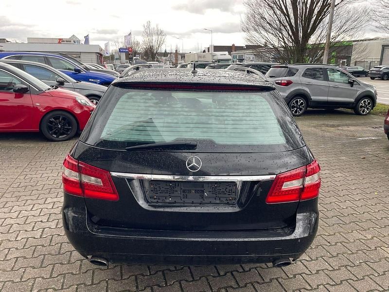 Gebraucht Mercedes E350 231 PS (169 kW) 2010 Schwarz Kombi