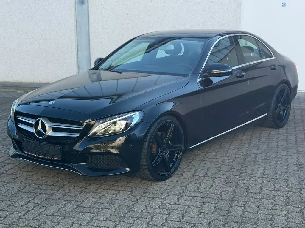 Gebraucht Mercedes C180 156 PS (114 kW) 2015 Schwarz Limousine